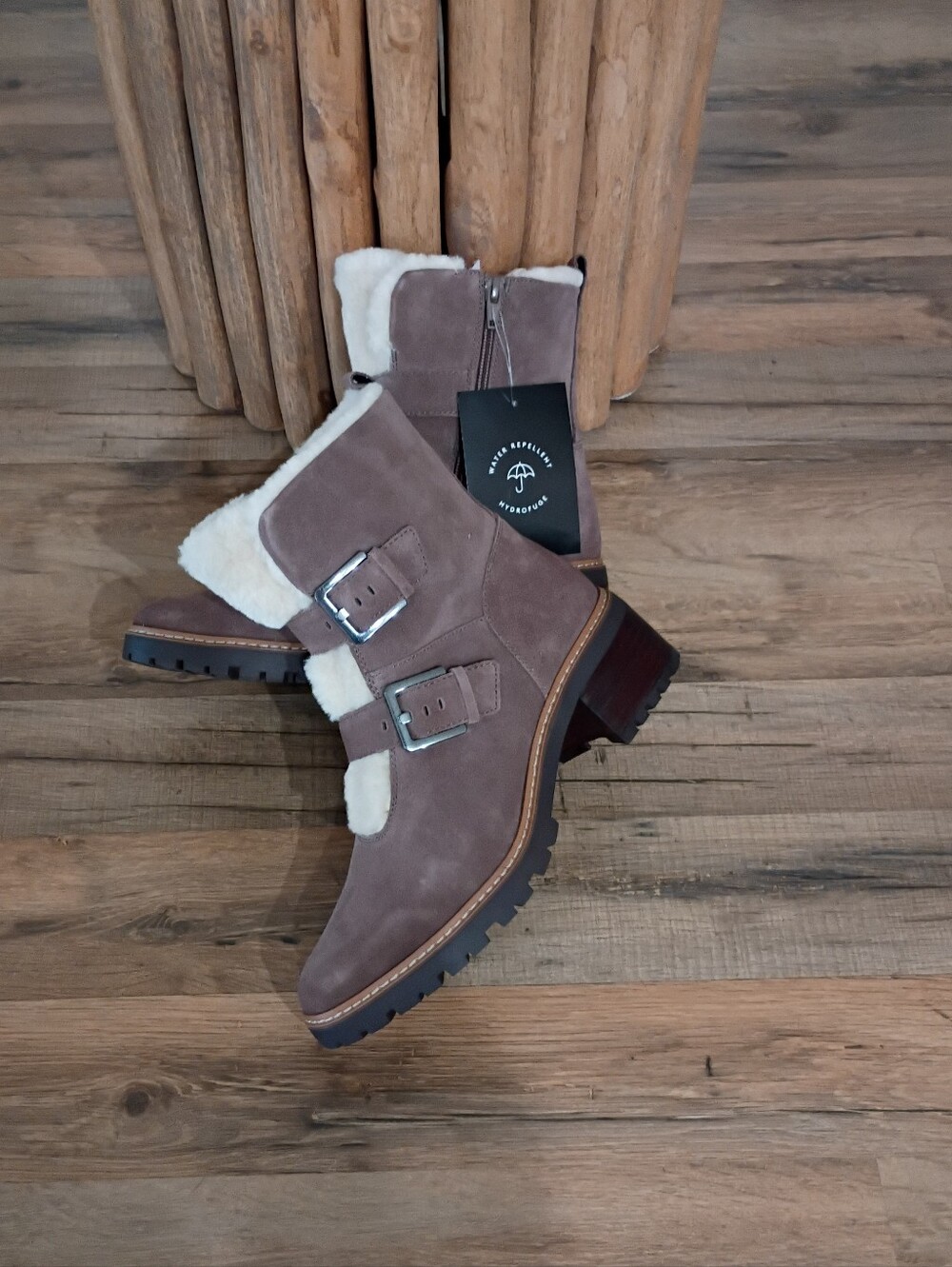 Naturalizer Taupe Genuine Suede Ankle Boots w/ Soft Cream Shearling Fur. (NWT)